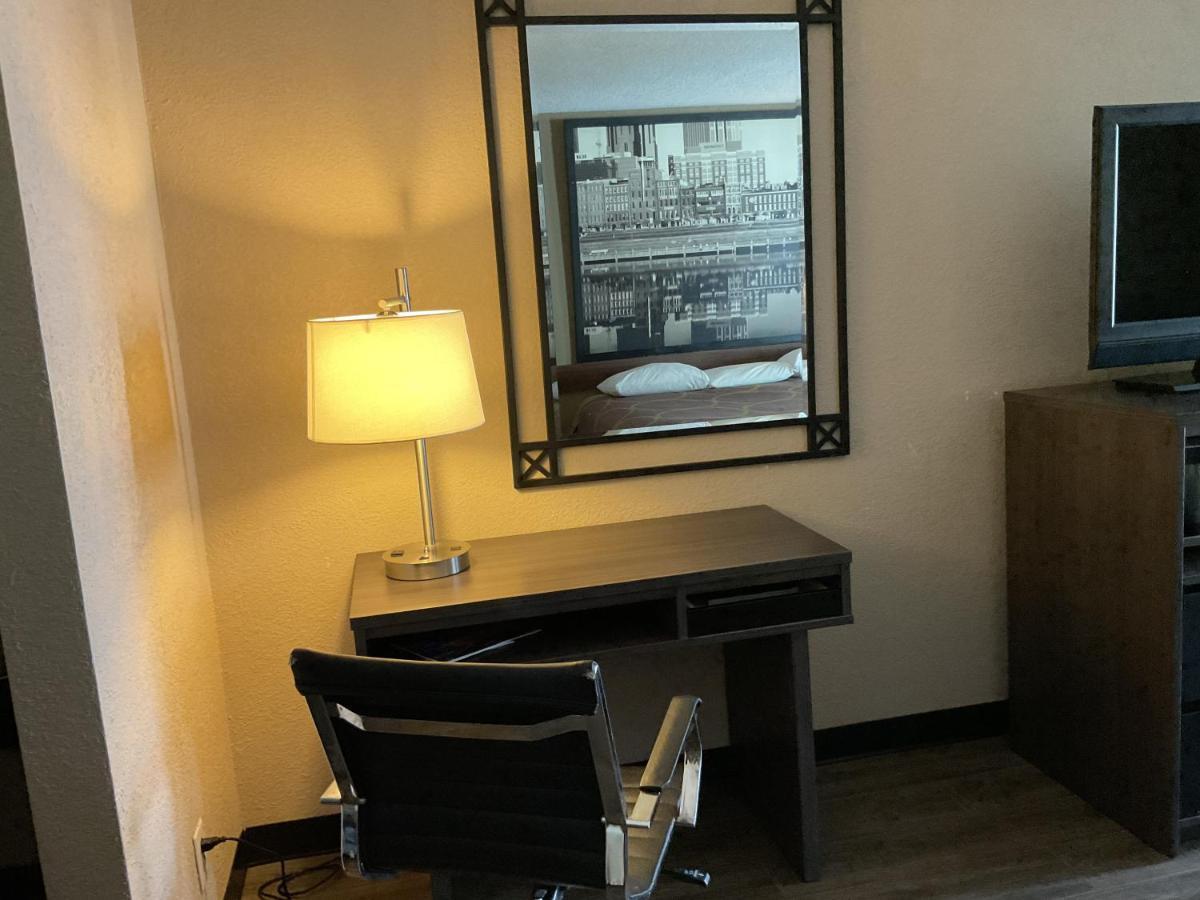Super 8 By Wyndham Chattanooga/איסט רידג' מראה חיצוני תמונה