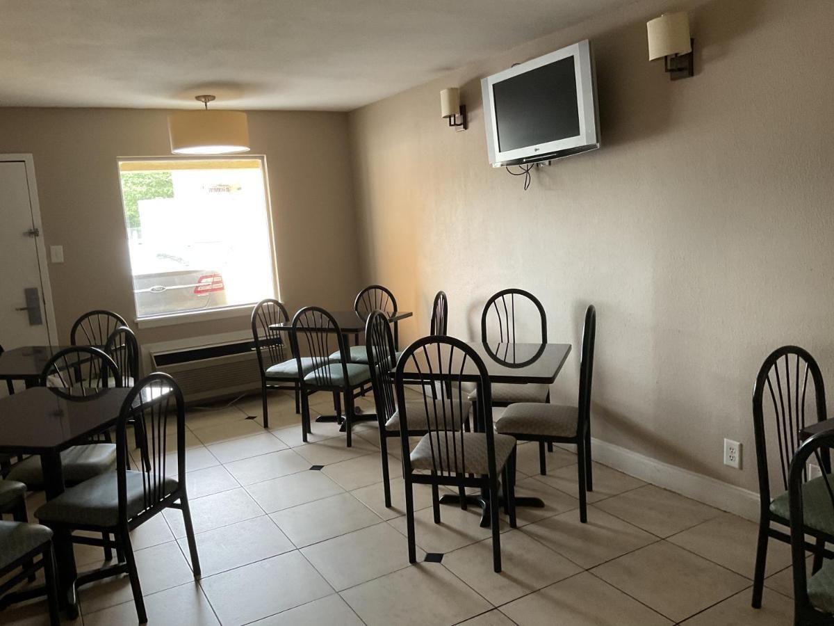 Super 8 By Wyndham Chattanooga/איסט רידג' מראה חיצוני תמונה