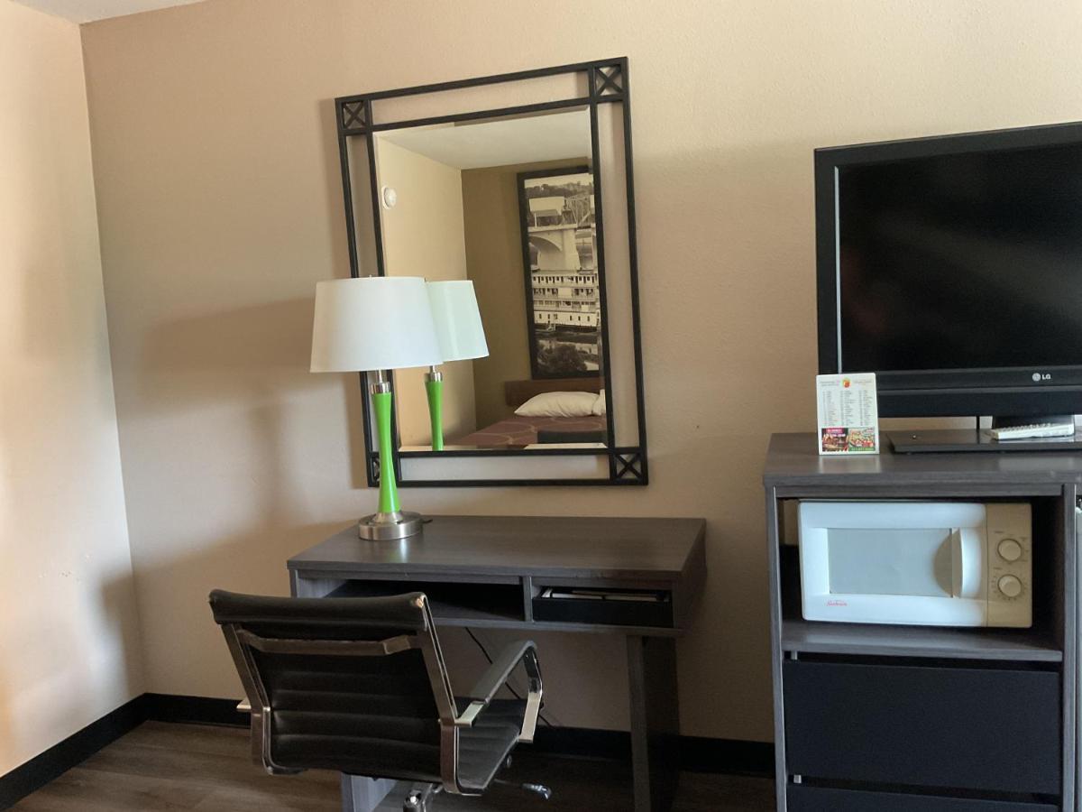 Super 8 By Wyndham Chattanooga/איסט רידג' מראה חיצוני תמונה